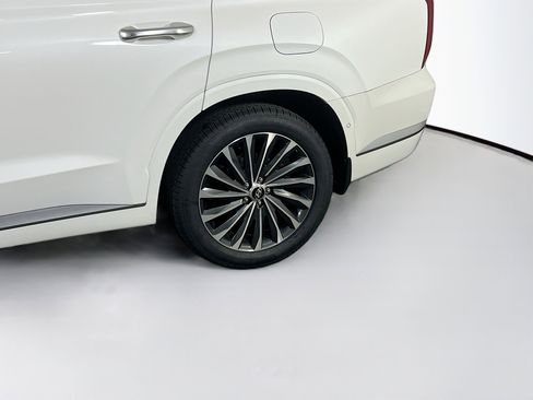 Used 2023 Hyundai Palisade Calligraphy image 32