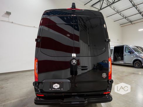 Used 2024 Mercedes-Benz Sprinter 3500 image 26