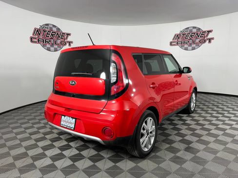 Used 2017 Kia Soul + FWD image 7