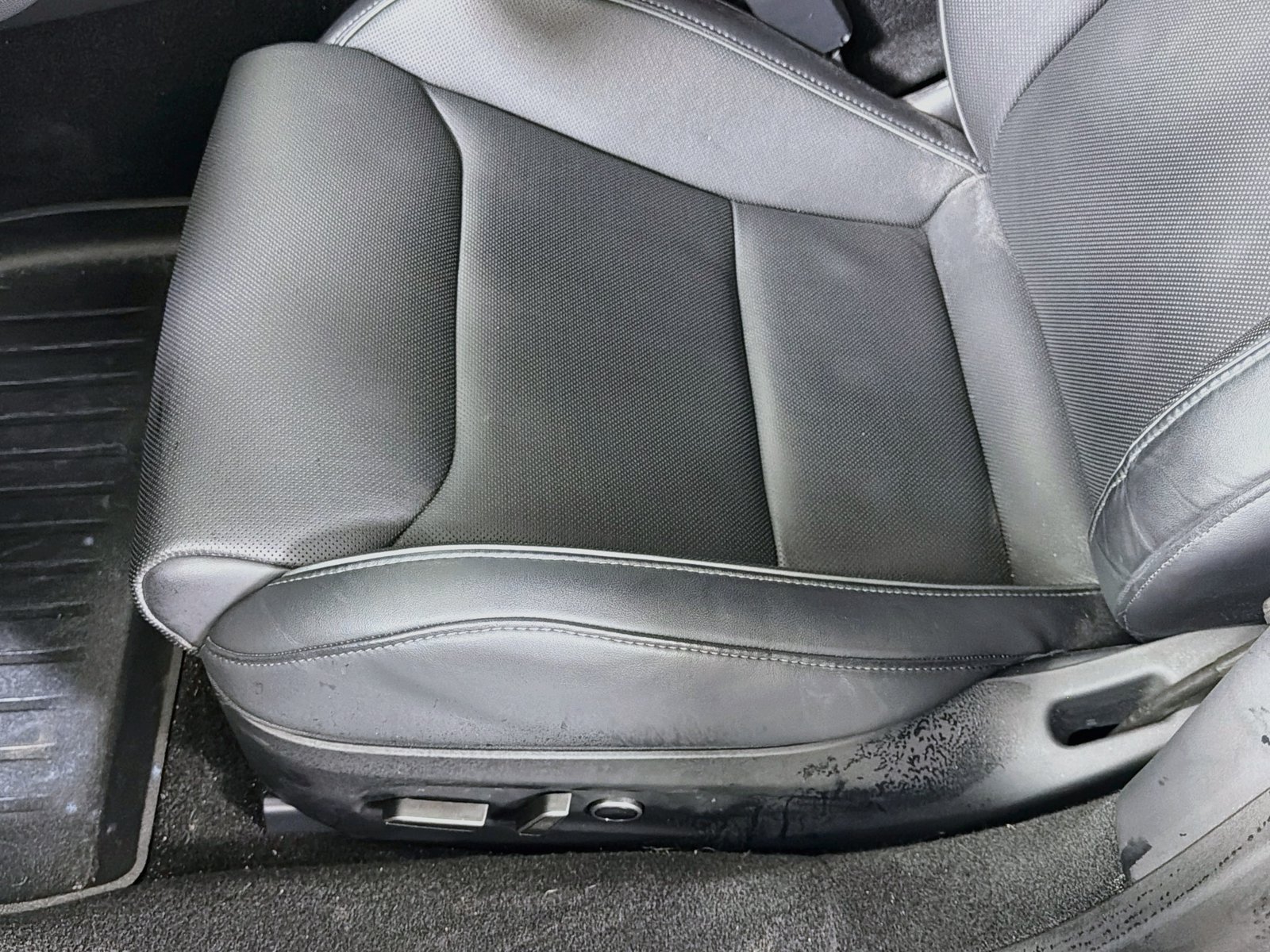 Used 2025 Tesla Model 3 Performance AWD/4WD image 22