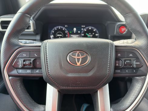 Certified 2025 Toyota 4Runner TRD Off-Road AWD/4WD image 13