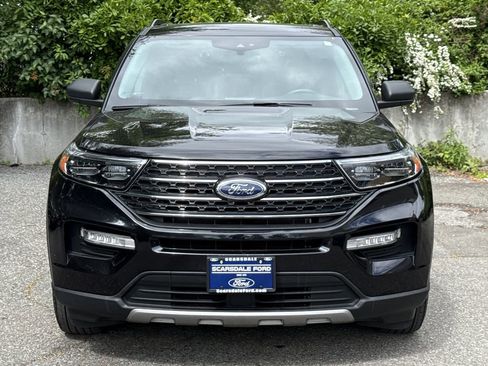 Used 2022 Ford Explorer XLT w/ Equipment Group 202A AWD/4WD image 2