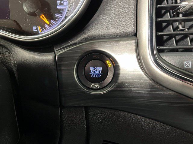 Used 2019 Jeep Grand Cherokee Laredo AWD/4WD image 23