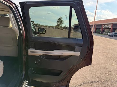 Used 2024 Ford Expedition Limited AWD/4WD image 19