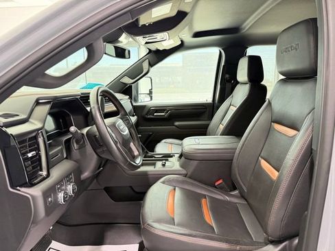 Used 2024 GMC Sierra 2500 AT4 w/ AT4 Preferred Package image 11