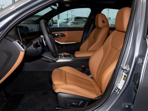 Used 2025 BMW 330i xDrive Sedan w/ Premium Package image 18