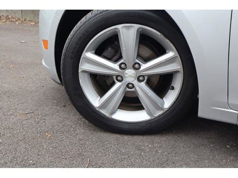 Used 2012 Chevrolet Cruze LT FWD image 16