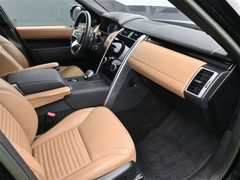 Used 2023 Land Rover Discovery S R-Dynamic image 11