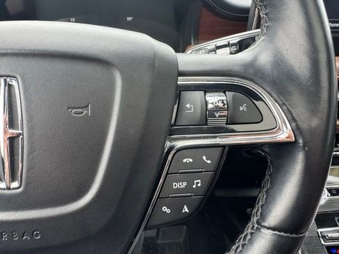 Used 2023 Lincoln Nautilus Reserve image 25