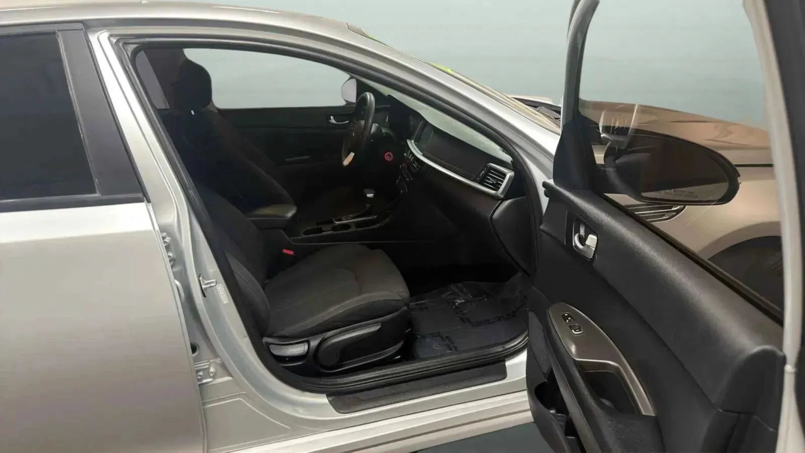 Used 2020 Kia Optima LX FWD image 21