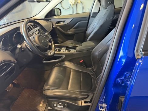 Used 2018 Jaguar F-PACE R-Sport image 12