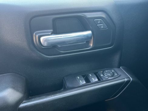 Used 2022 Chevrolet Silverado 1500 Custom w/ LPO, Dark Essentials Package RWD image 10