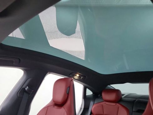 Used 2020 Porsche Taycan 4S w/ Premium Package image 18