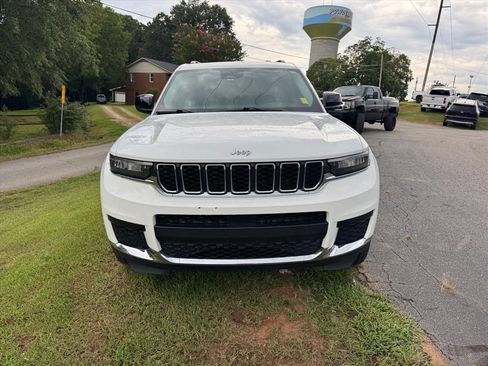 Used 2021 Jeep Grand Cherokee L Laredo w/ Luxury Tech Group I RWD image 10