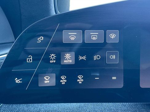 Used 2025 Lucid Air Pure RWD image 38