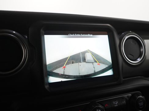 Used 2021 Jeep Wrangler Unlimited Sahara w/ Uconnect 4C Nav & Sound Group AWD/4WD image 27