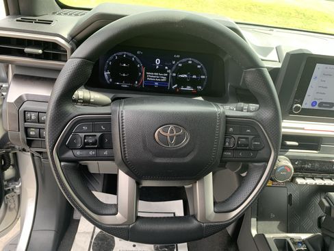 Used 2026 Toyota 4Runner TRD Off-Road AWD/4WD image 13
