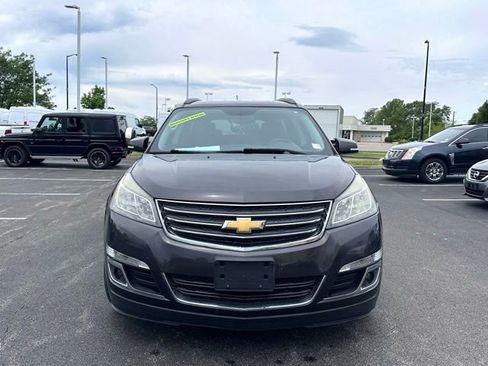 Used 2016 Chevrolet Traverse LT FWD image 2