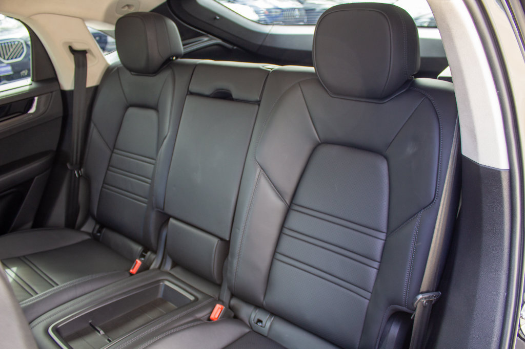 Used 2024 Porsche Cayenne Turbo GT AWD/4WD image 23