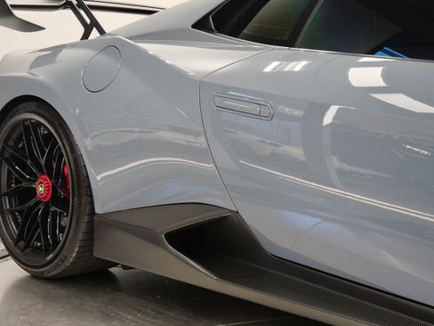 Used 2022 Lamborghini Huracan STO RWD image 40