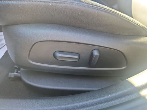 Used 2017 Chevrolet Cruze Premier image 28