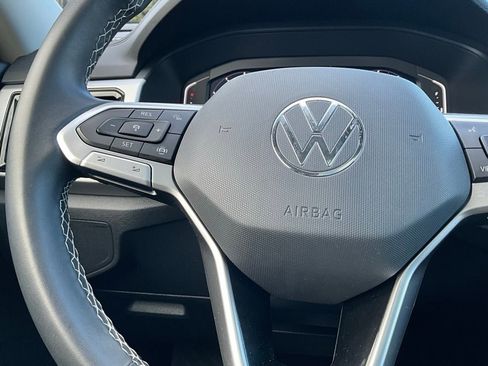 Used 2022 Volkswagen Atlas SE w/ Panoramic Sunroof Package image 24