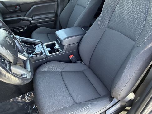 Certified 2025 Toyota 4Runner SR5 AWD/4WD image 28
