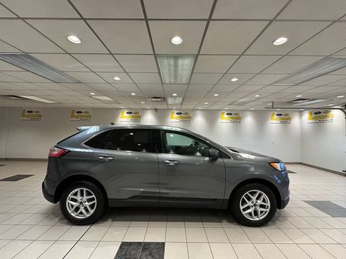 Used 2024 Ford Edge SEL w/ Convenience Package AWD/4WD image 3