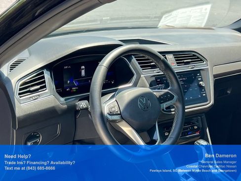 Used 2023 Volkswagen Tiguan SE AWD/4WD image 5