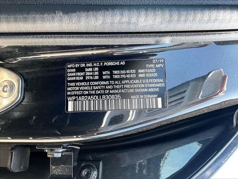 Certified 2020 Porsche Macan S AWD/4WD image 26