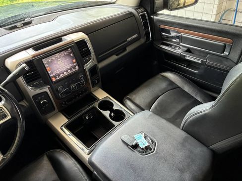 Used 2014 RAM 2500 Laramie w/ Convenience Group AWD/4WD image 19