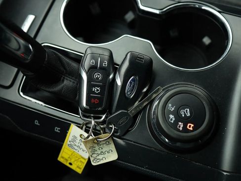 Used 2017 Ford Explorer XLT w/ Equipment Group 202A image 26