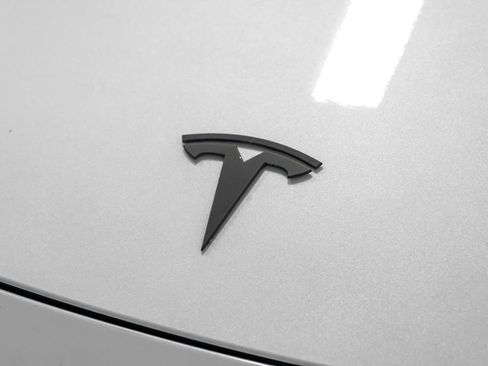 Used 2021 Tesla Model Y Long Range AWD/4WD image 56