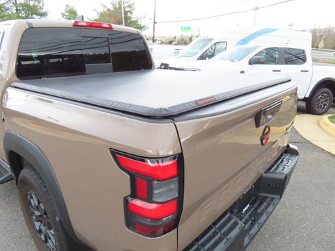 Used 2023 Nissan Frontier PRO-4X w/ Pro-4X Premium Package image 12