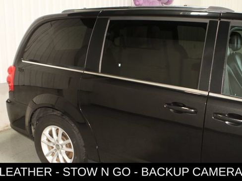 Used 2018 Dodge Grand Caravan SXT FWD image 3