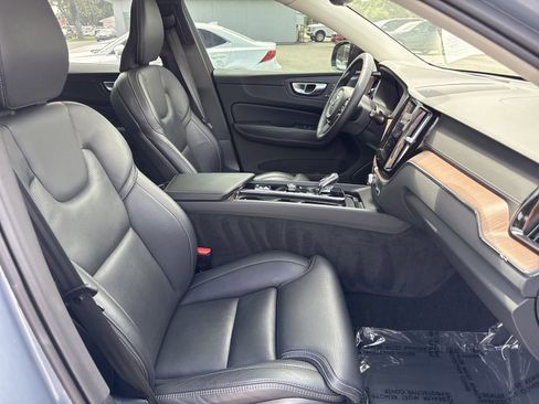 Certified 2023 Volvo XC60 B5 Ultimate w/ Climate Package FWD image 25