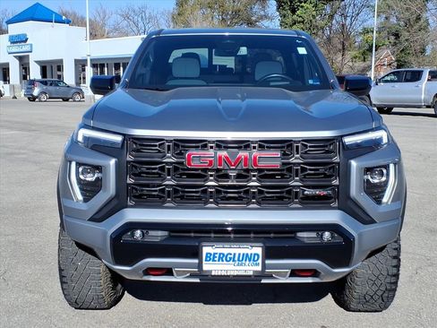 Used 2024 GMC Canyon AT4X image 9