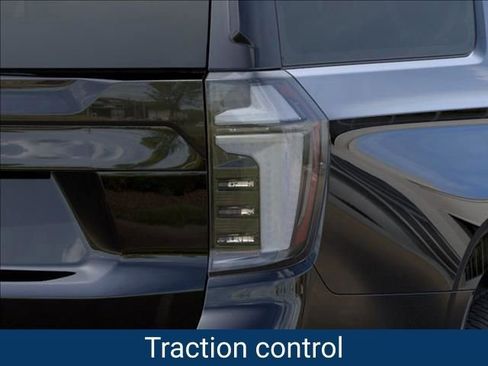 New 2026 Chevrolet Suburban Premier image 12