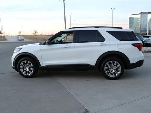 New 2026 Ford Explorer Active w/ Active Comfort Package AWD/4WD image 3