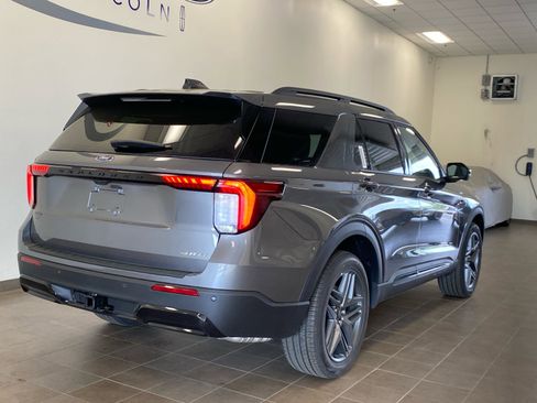 New 2026 Ford Explorer ST-Line w/ ST-Line Street Pack AWD/4WD image 14