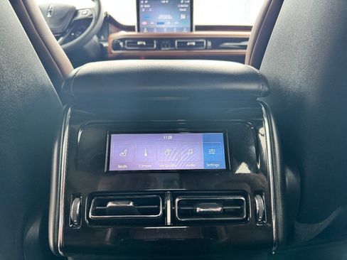 Used 2023 Lincoln Aviator Reserve w/ Equipment Group 201A RWD image 16