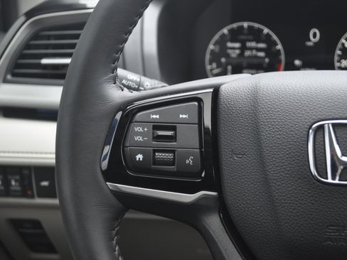 Certified 2025 Honda Odyssey Touring image 22