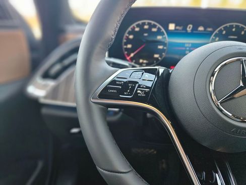 New 2026 Mercedes-Benz E 450 4MATIC Sedan image 27
