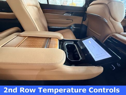 Used 2022 Jeep Grand Wagoneer Series III image 17