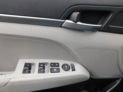 Used 2017 Hyundai Elantra SE FWD image 15