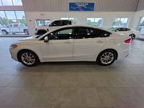 Used 2020 Ford Fusion SE FWD image 11