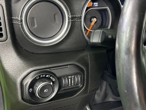 Used 2018 Jeep Wrangler Unlimited Sahara w/ Cold Weather Group AWD/4WD image 19