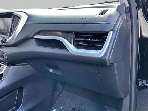 Used 2023 GMC Terrain SLT w/ LPO, Floor Liner Package FWD image 21