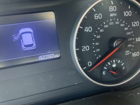 Used 2021 Kia Seltos S FWD image 9