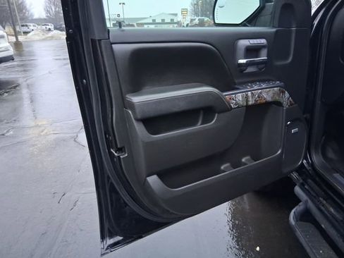 Used 2016 Chevrolet Silverado 1500 LTZ Z71 w/ Realtree Edition image 9